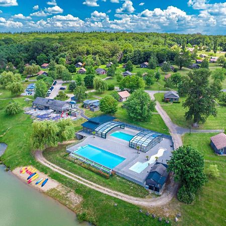 Le Camping Grand Cerf Hotell Gimouille Exteriör bild