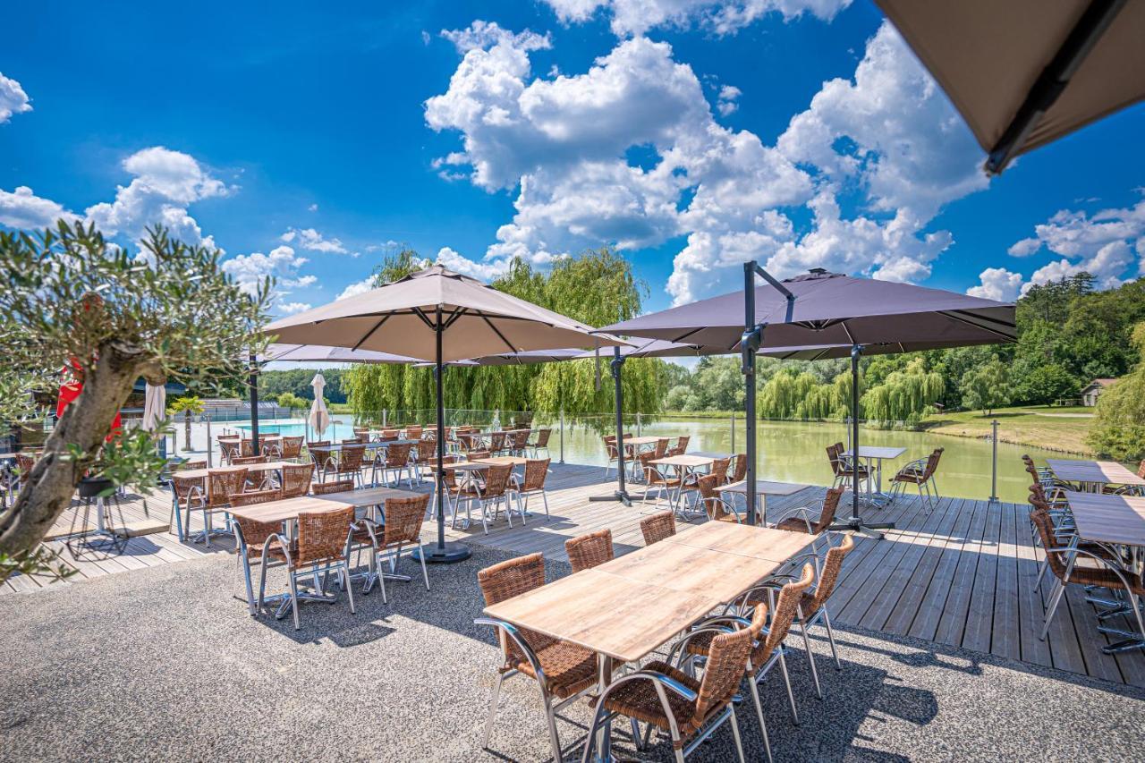 Le Camping Grand Cerf Hotell Gimouille Exteriör bild