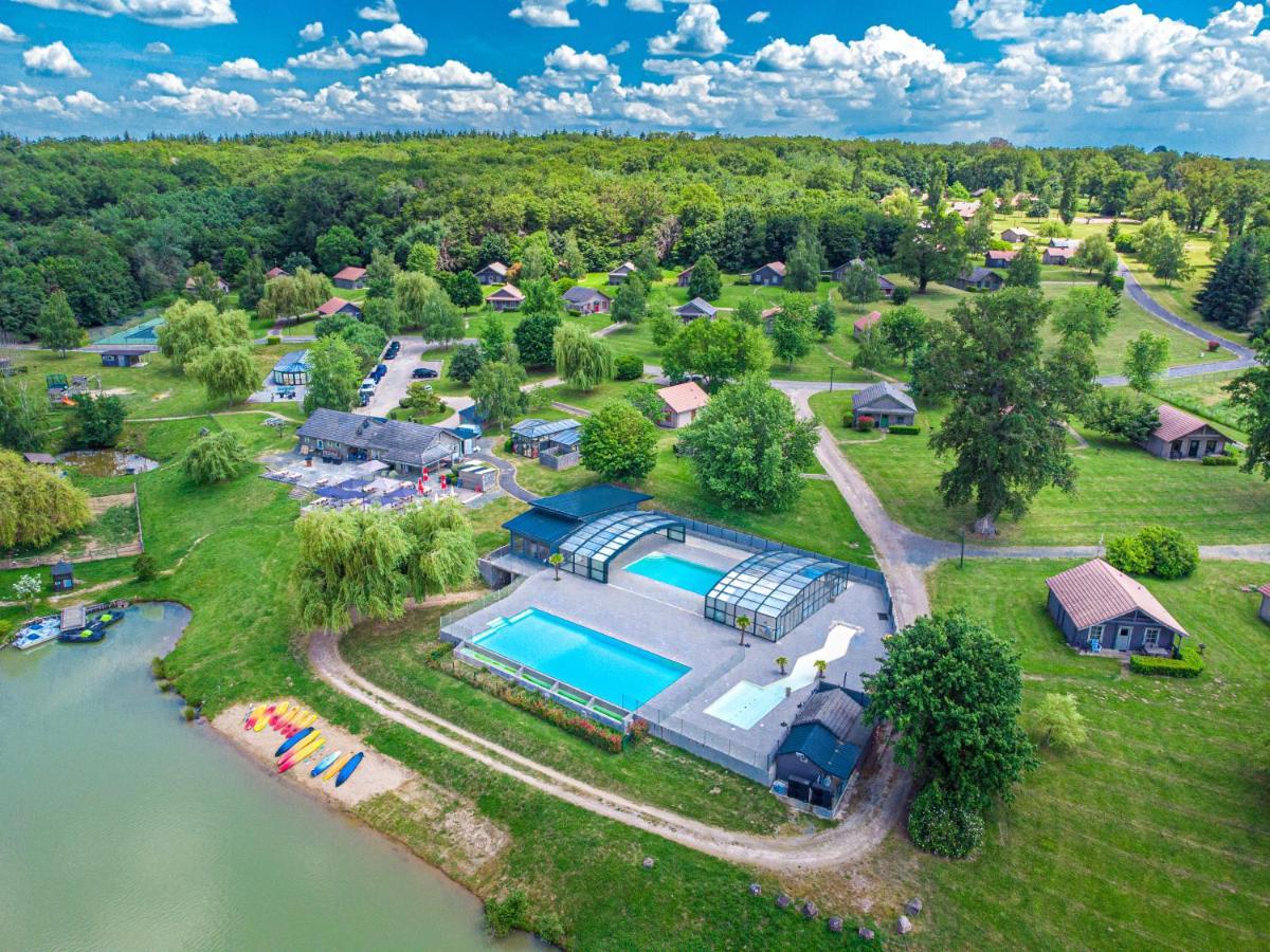Le Camping Grand Cerf Hotell Gimouille Exteriör bild