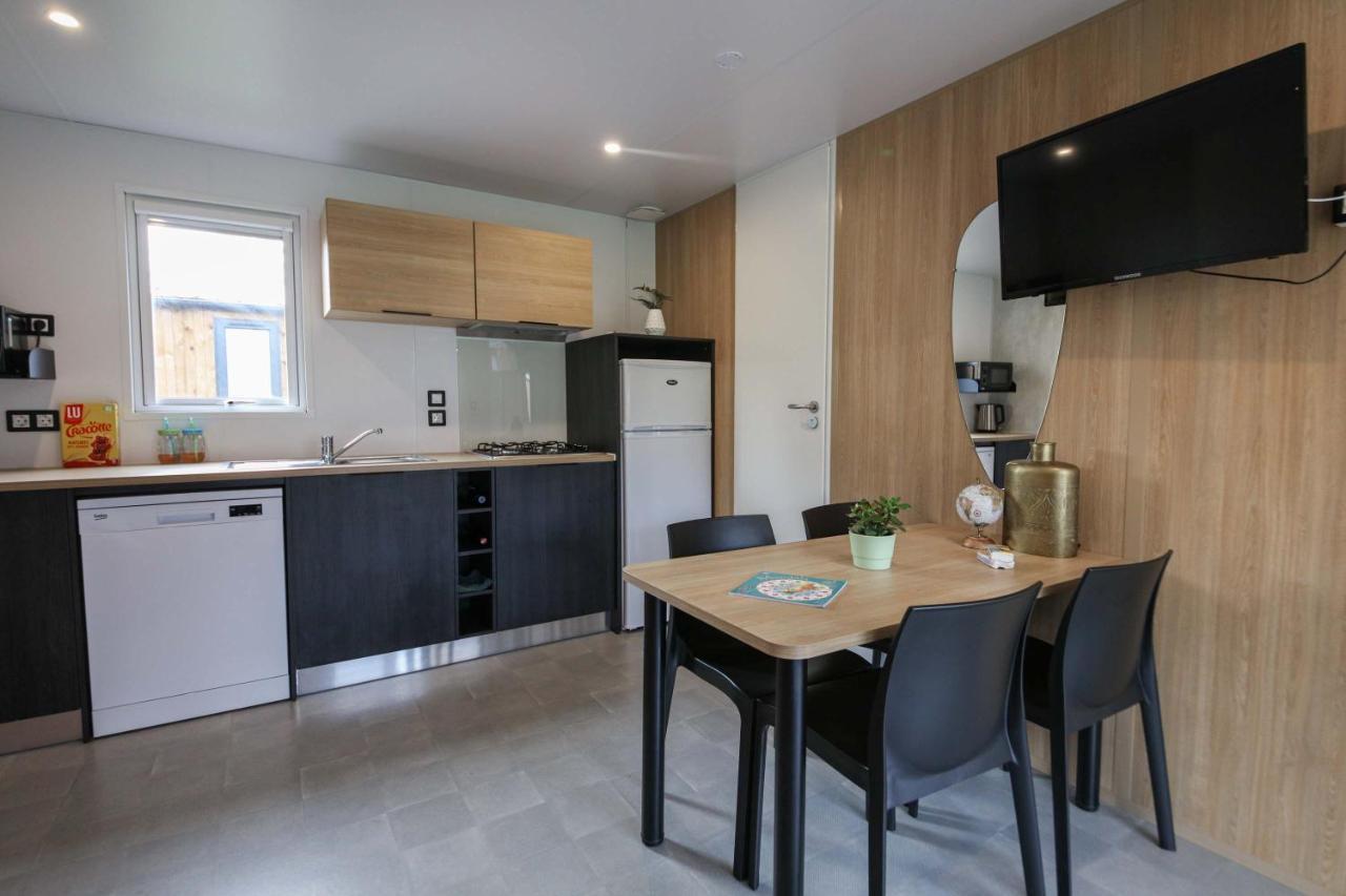 Le Camping Grand Cerf Hotell Gimouille Exteriör bild