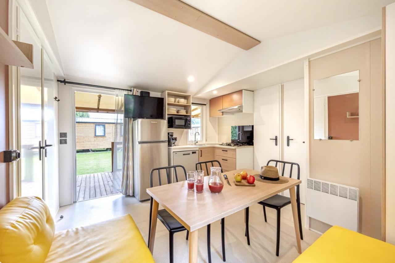 Le Camping Grand Cerf Hotell Gimouille Exteriör bild