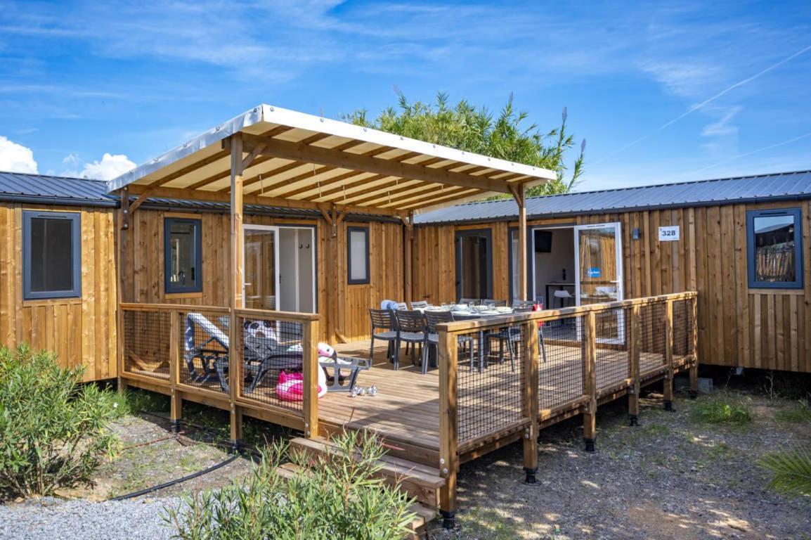 Le Camping Grand Cerf Hotell Gimouille Exteriör bild