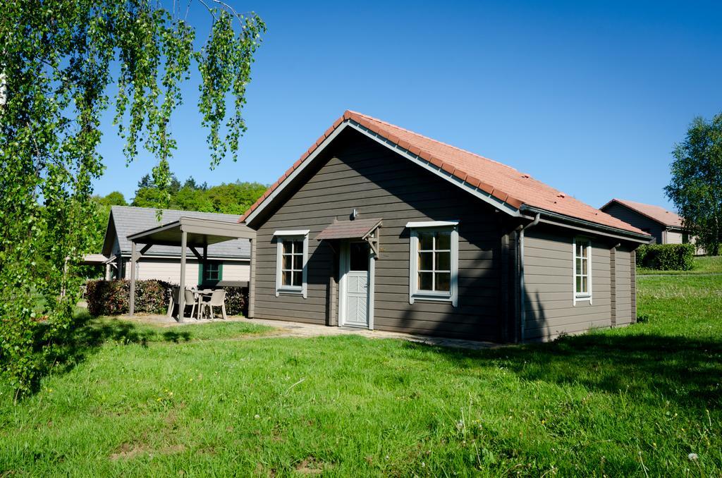 Le Camping Grand Cerf Hotell Gimouille Exteriör bild