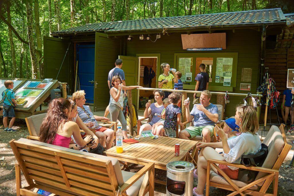 Le Camping Grand Cerf Hotell Gimouille Exteriör bild