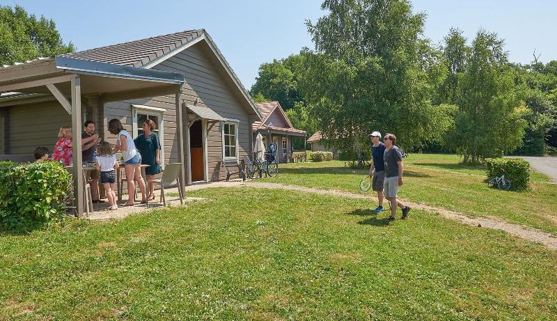 Le Camping Grand Cerf Hotell Gimouille Exteriör bild
